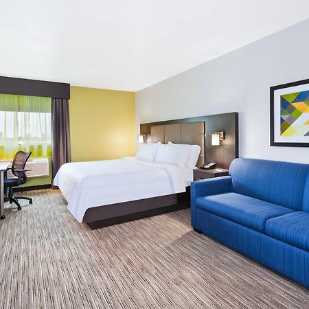 Holiday Inn Express Winnipeg Airport - Polo Park By Ihg Ngoại thất bức ảnh