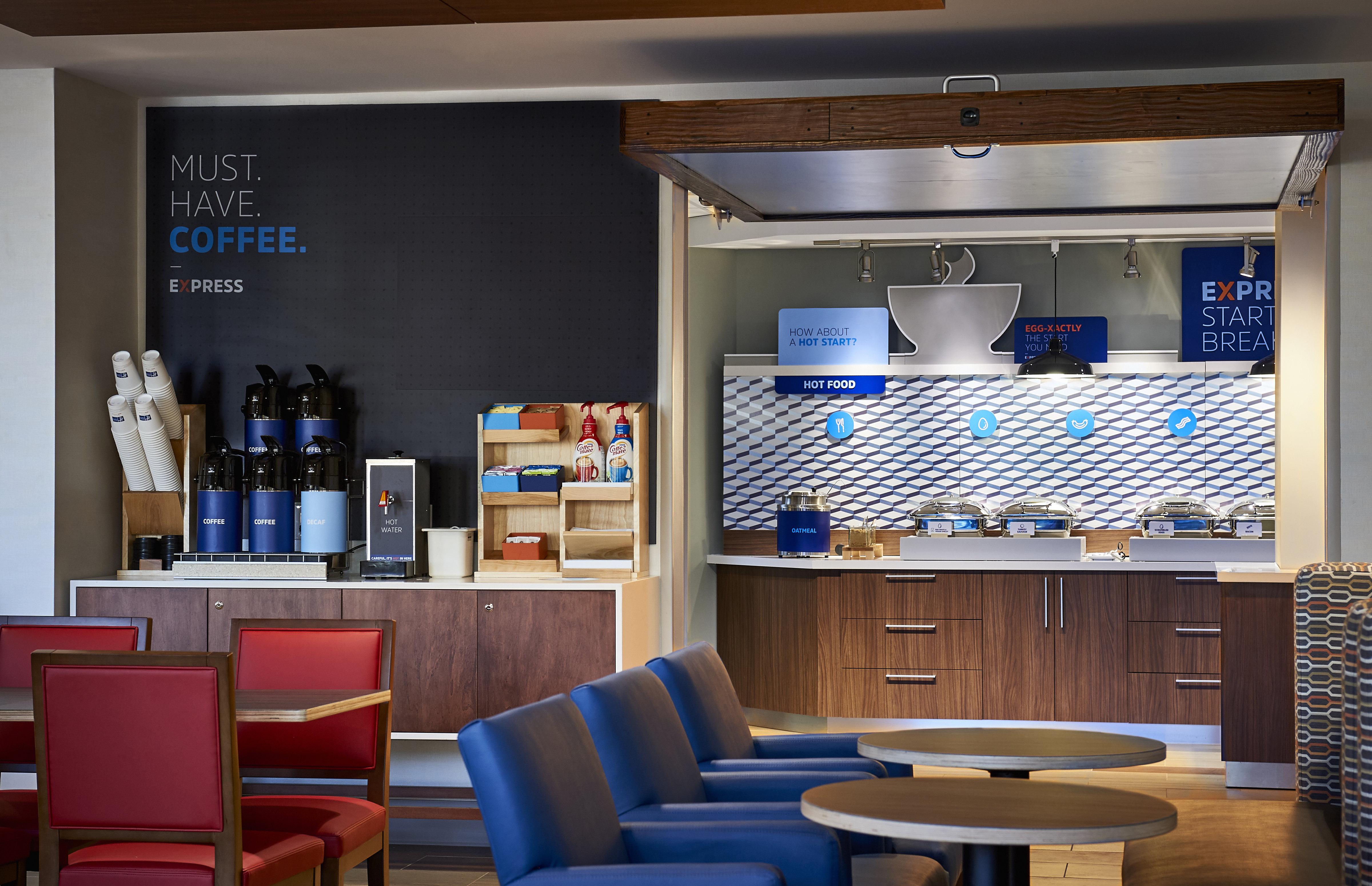 Holiday Inn Express Winnipeg Airport - Polo Park By Ihg Ngoại thất bức ảnh