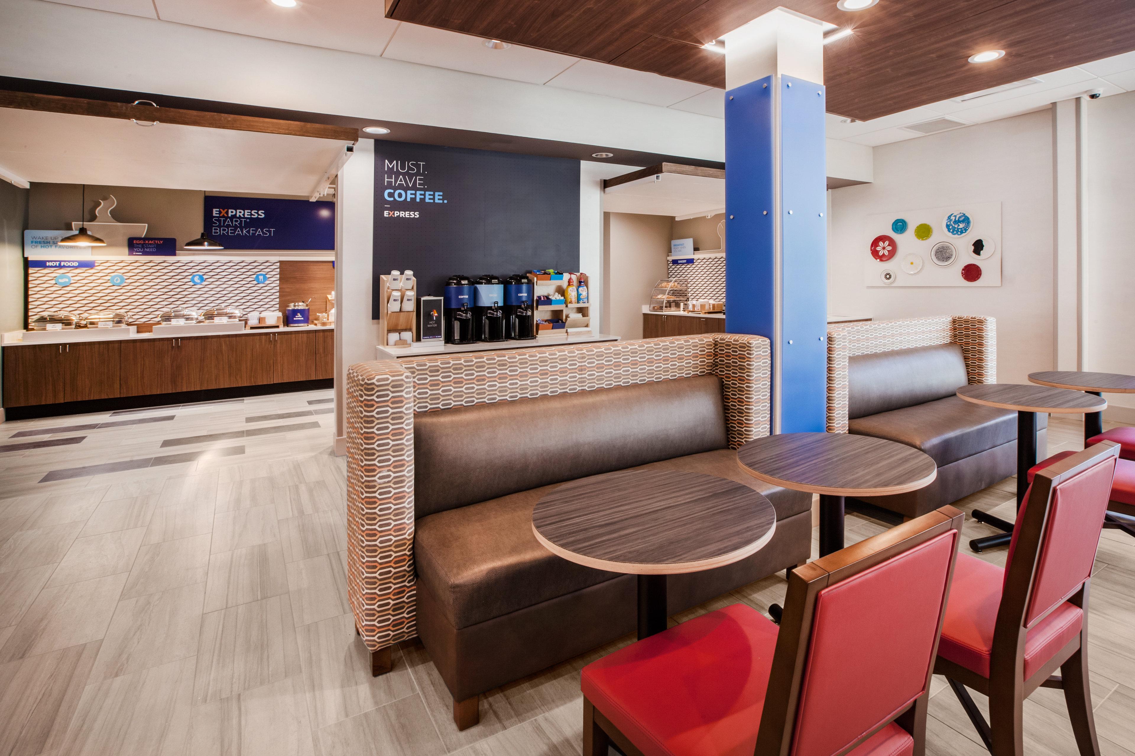 Holiday Inn Express Winnipeg Airport - Polo Park By Ihg Ngoại thất bức ảnh