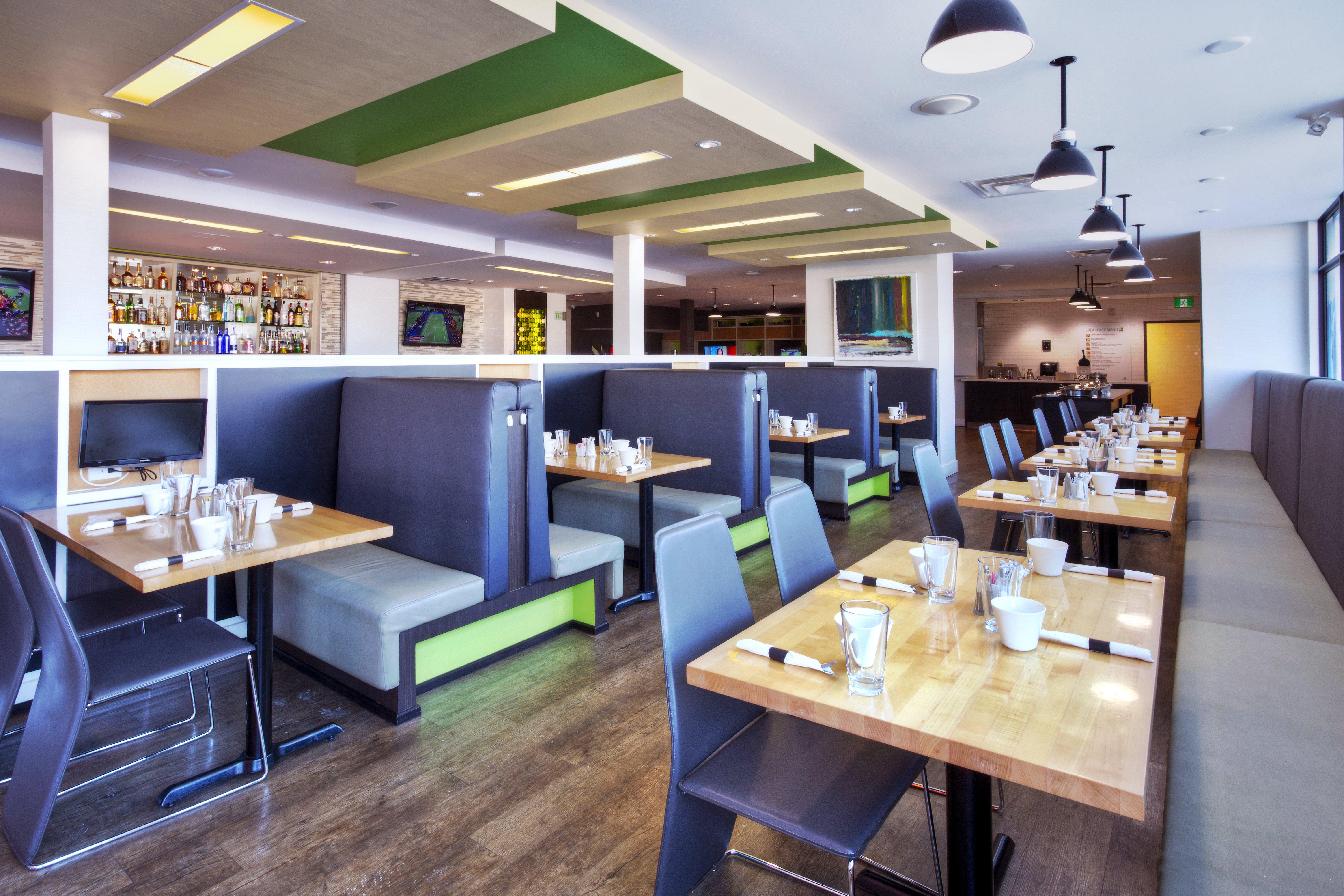 Holiday Inn Express Winnipeg Airport - Polo Park By Ihg Ngoại thất bức ảnh