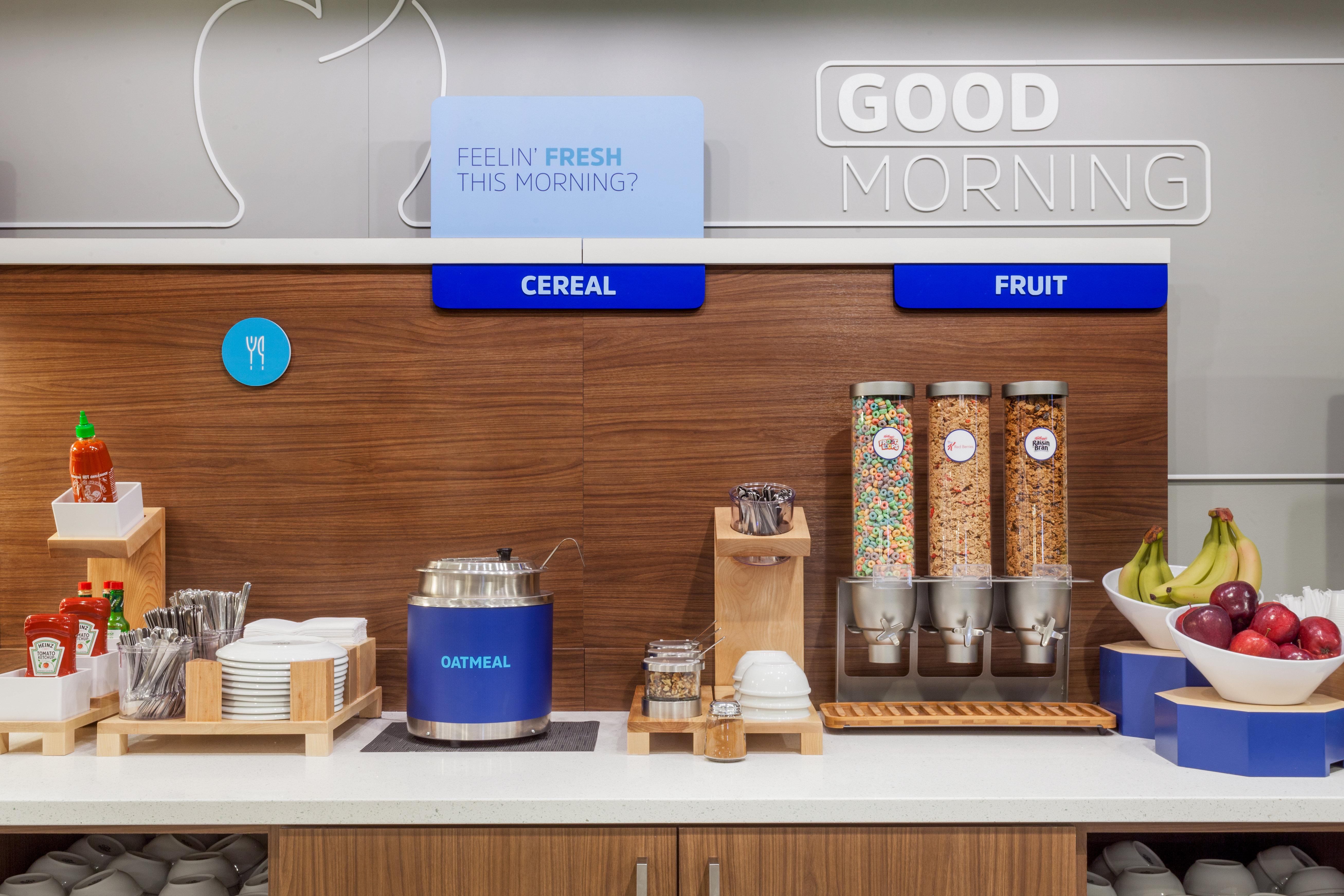 Holiday Inn Express Winnipeg Airport - Polo Park By Ihg Ngoại thất bức ảnh