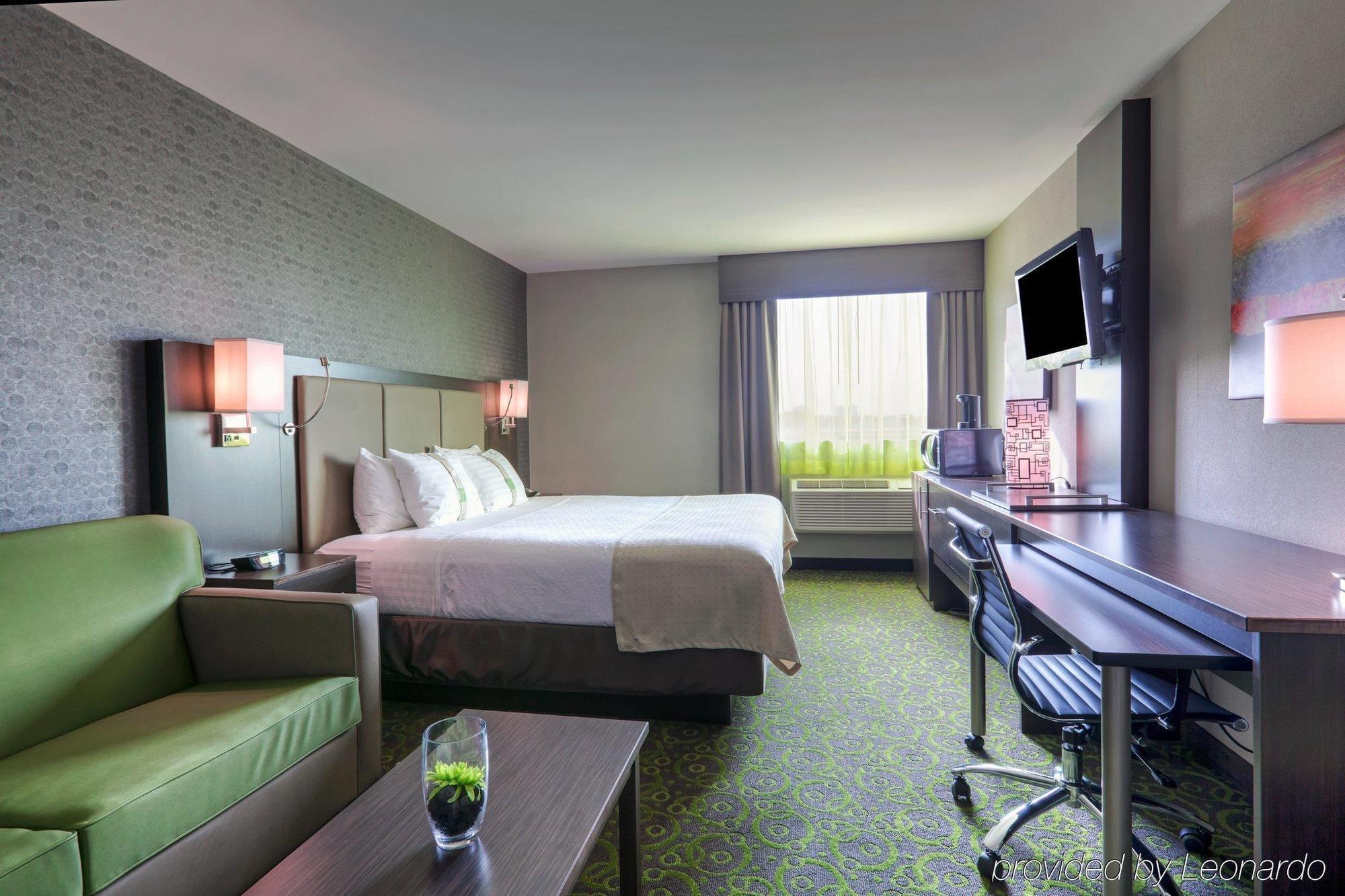 Holiday Inn Express Winnipeg Airport - Polo Park By Ihg Ngoại thất bức ảnh