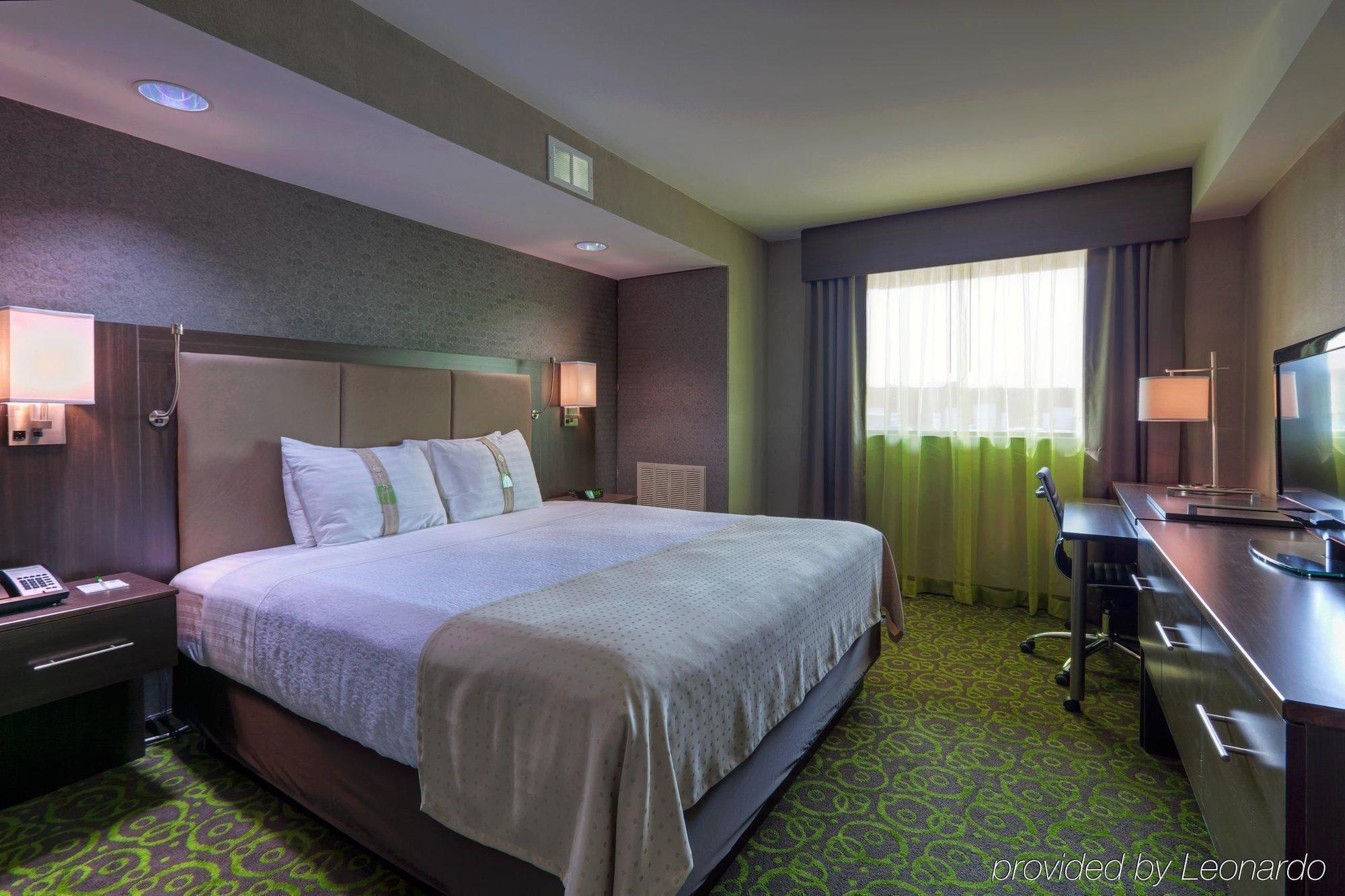 Holiday Inn Express Winnipeg Airport - Polo Park By Ihg Ngoại thất bức ảnh