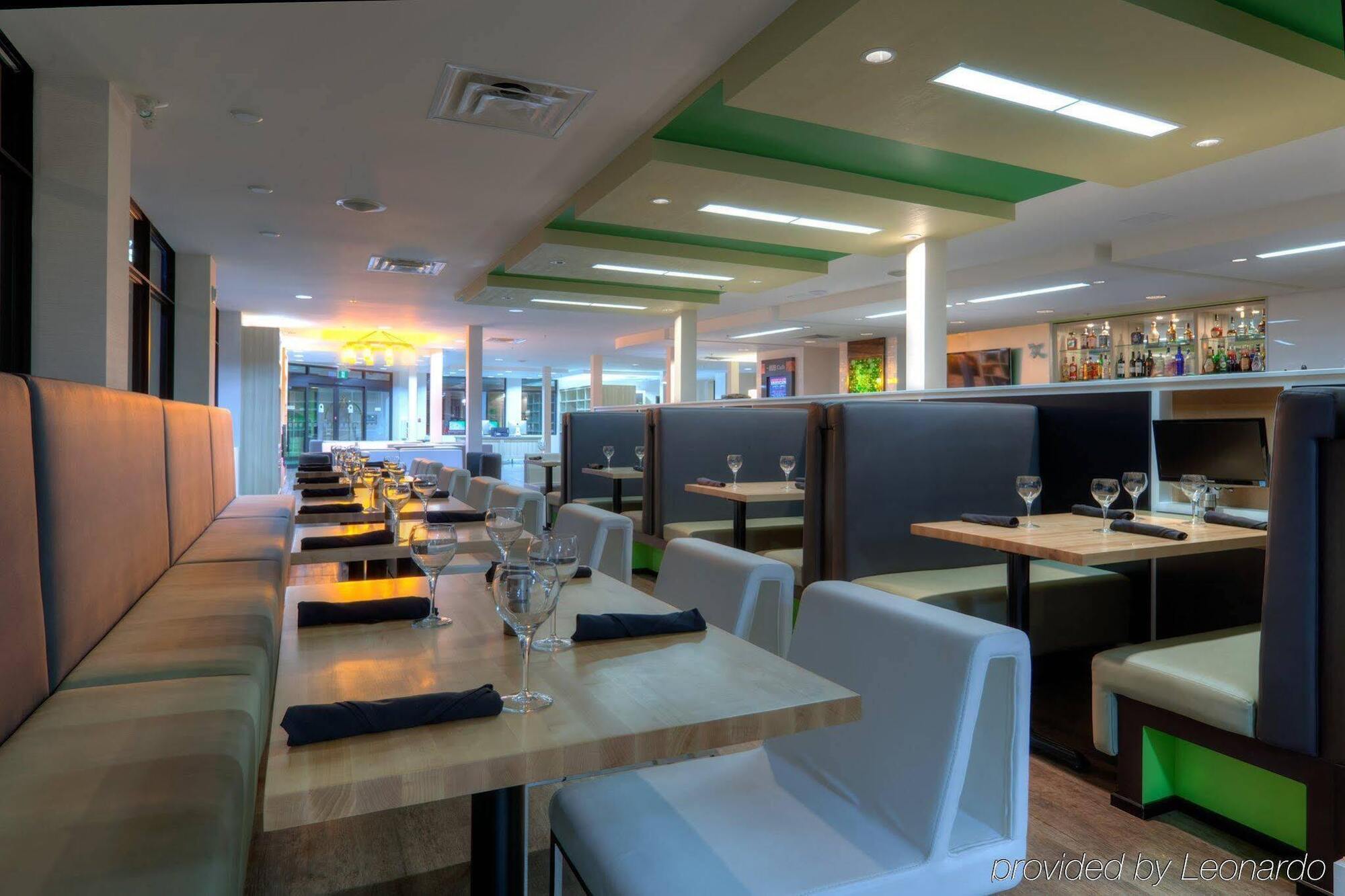 Holiday Inn Express Winnipeg Airport - Polo Park By Ihg Ngoại thất bức ảnh