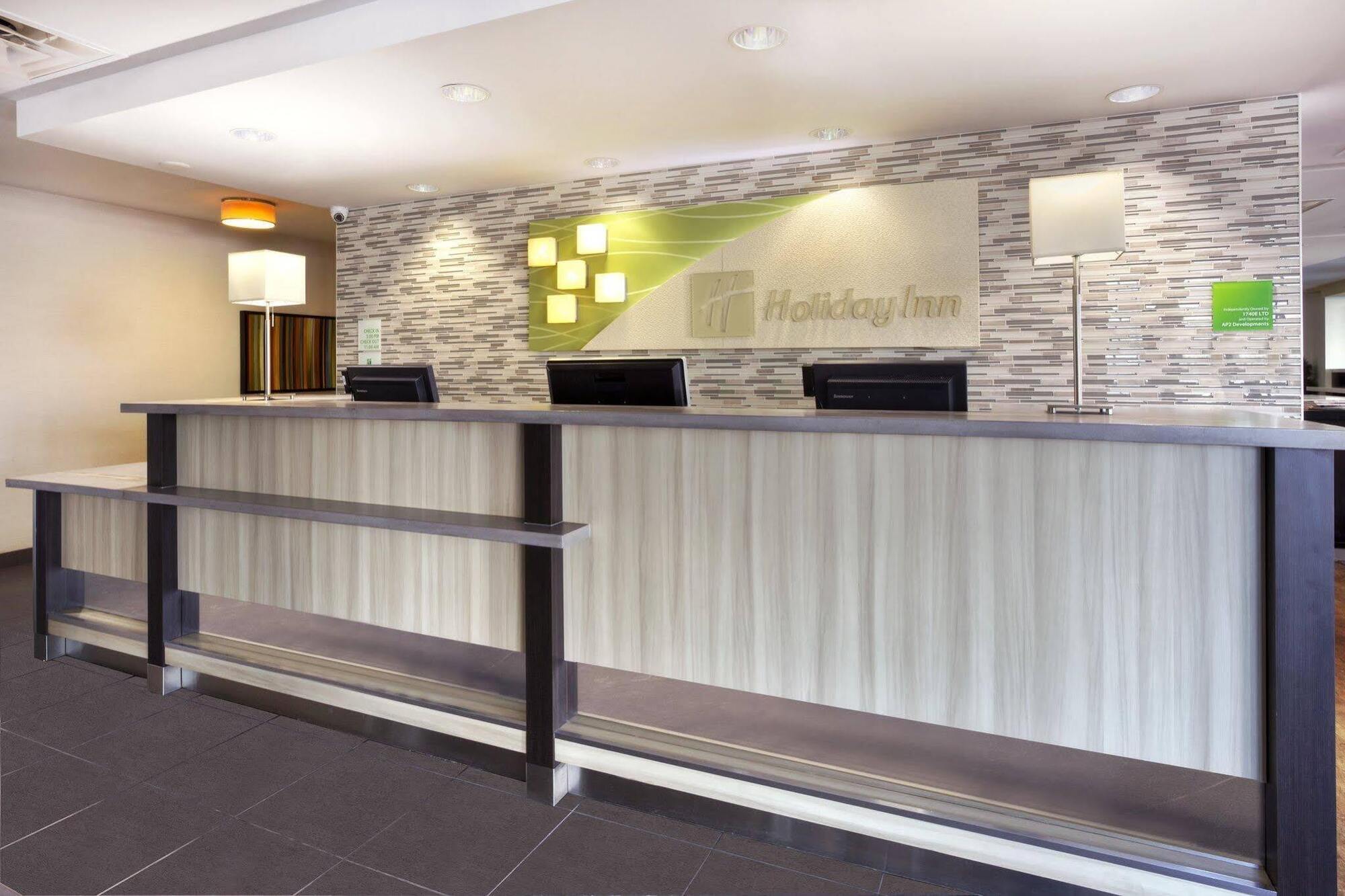 Holiday Inn Express Winnipeg Airport - Polo Park By Ihg Ngoại thất bức ảnh