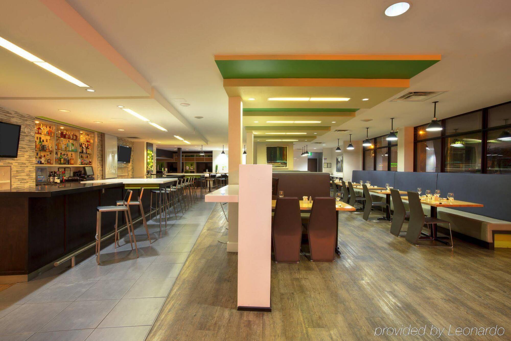 Holiday Inn Express Winnipeg Airport - Polo Park By Ihg Ngoại thất bức ảnh